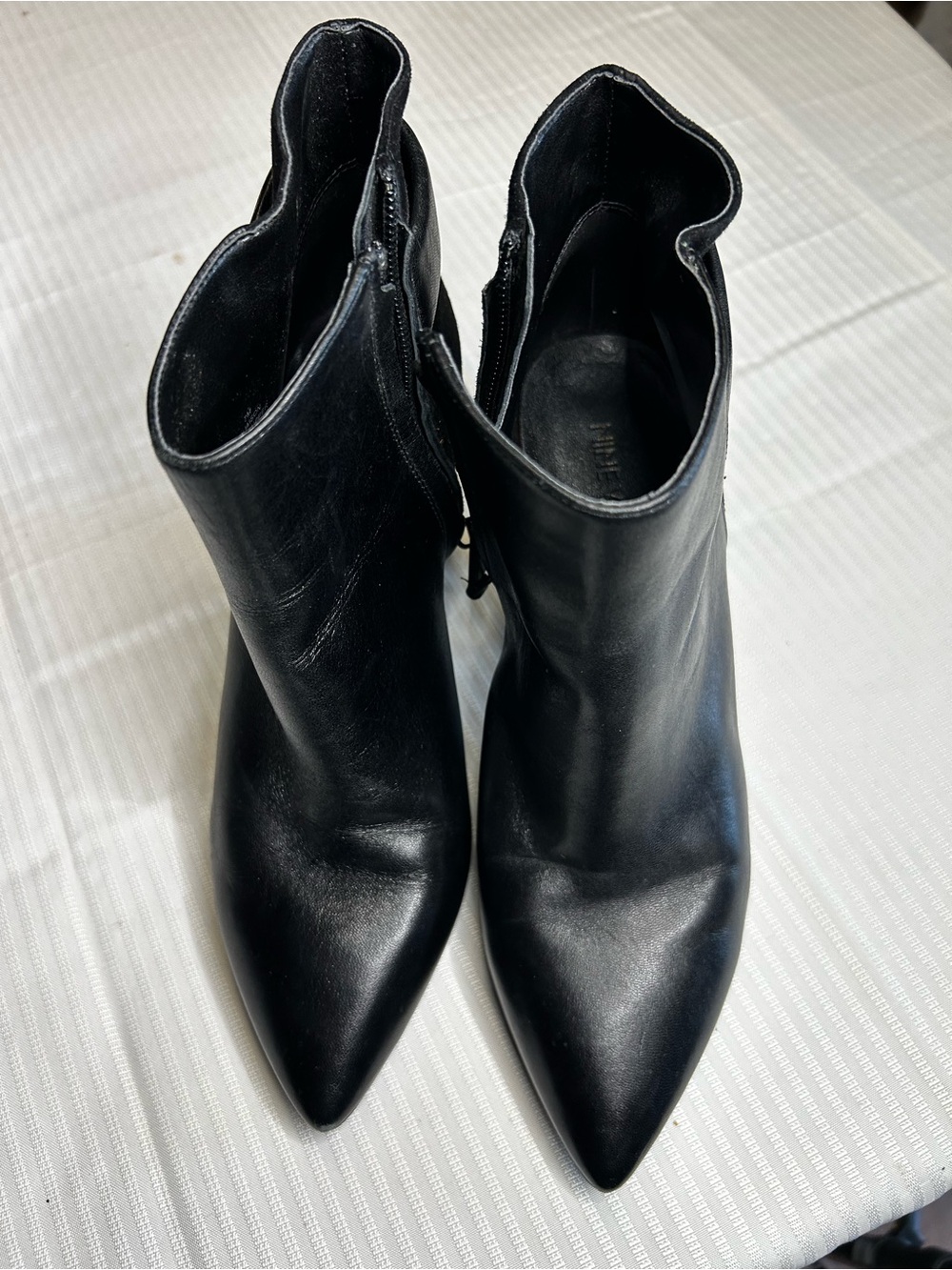Nine West Women's Black Pointed Ankle Boots - Sleek Leather Design. GC SZ 7